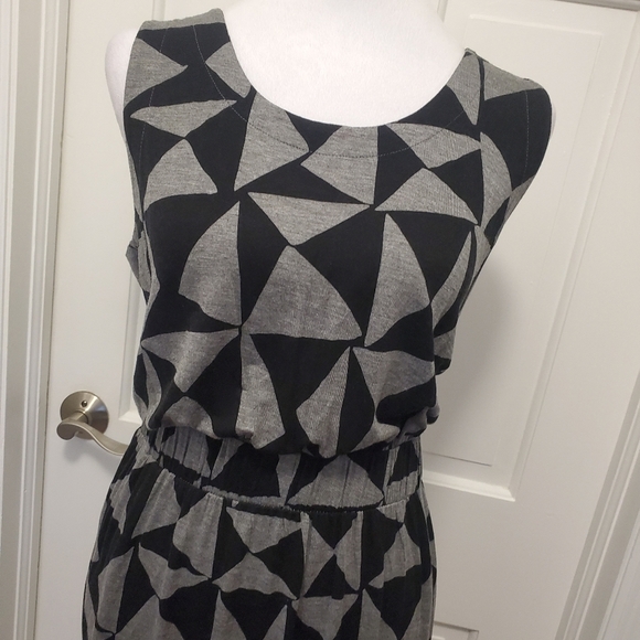 Ann Taylor LOFT Love Triangles Knit Midi Dress Size Medium, Casual Comfy Stretch - Picture 3 of 11